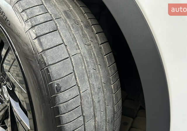 Белый Фольксваген ID.4, объемом двигателя 0 л и пробегом 47 тыс. км за 25500 $, фото 58 на Automoto.ua