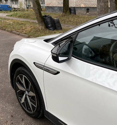 Белый Фольксваген ID.4, объемом двигателя 0 л и пробегом 22 тыс. км за 26000 $, фото 12 на Automoto.ua