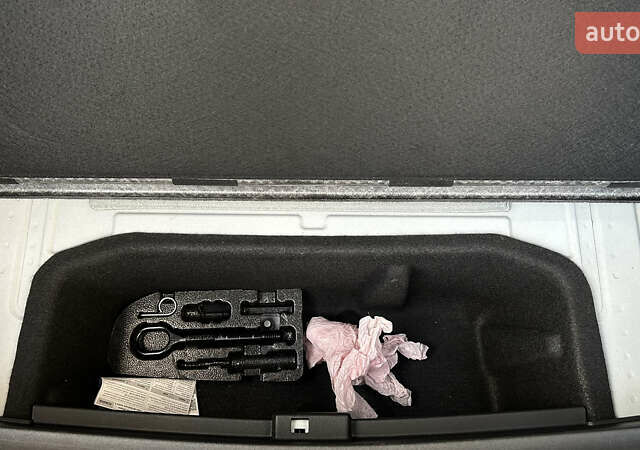 Белый Фольксваген ID.4, объемом двигателя 0 л и пробегом 47 тыс. км за 25500 $, фото 31 на Automoto.ua