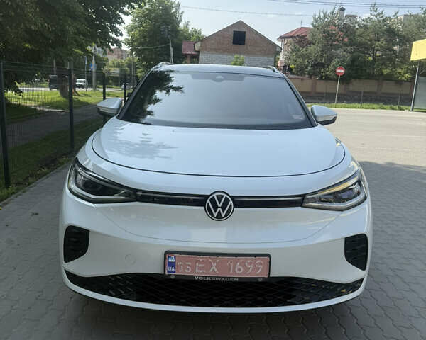 Белый Фольксваген ID.4, объемом двигателя 0 л и пробегом 55 тыс. км за 24300 $, фото 3 на Automoto.ua