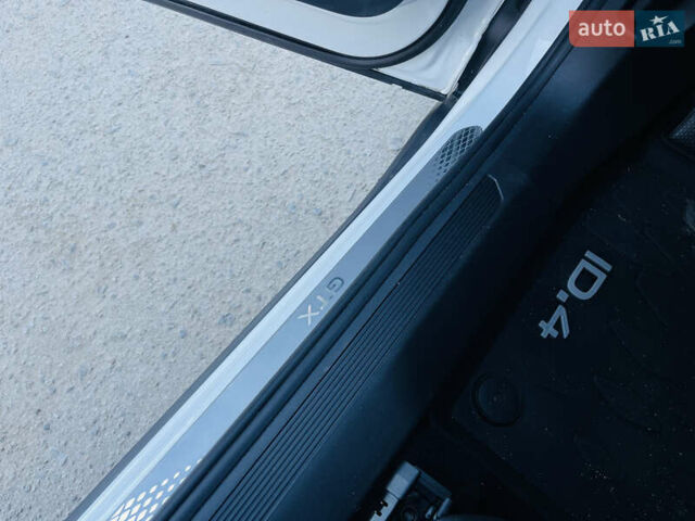 Білий Фольксваген ID.4, об'ємом двигуна 0 л та пробігом 76 тис. км за 25500 $, фото 40 на Automoto.ua