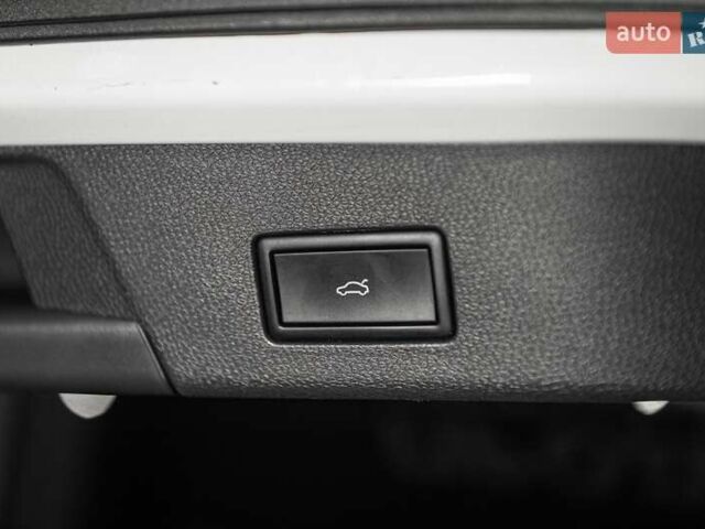 Білий Фольксваген ID.4, об'ємом двигуна 0 л та пробігом 61 тис. км за 27999 $, фото 43 на Automoto.ua