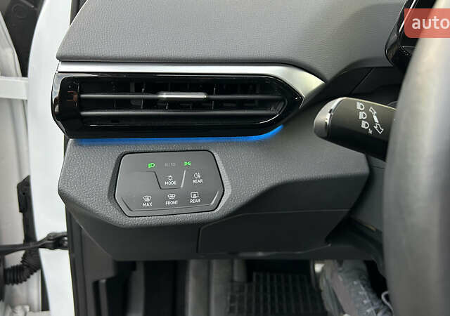 Белый Фольксваген ID.4, объемом двигателя 0 л и пробегом 47 тыс. км за 25500 $, фото 41 на Automoto.ua