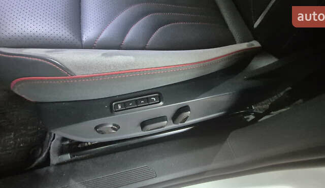 Белый Фольксваген ID.4, объемом двигателя 0 л и пробегом 62 тыс. км за 26300 $, фото 10 на Automoto.ua