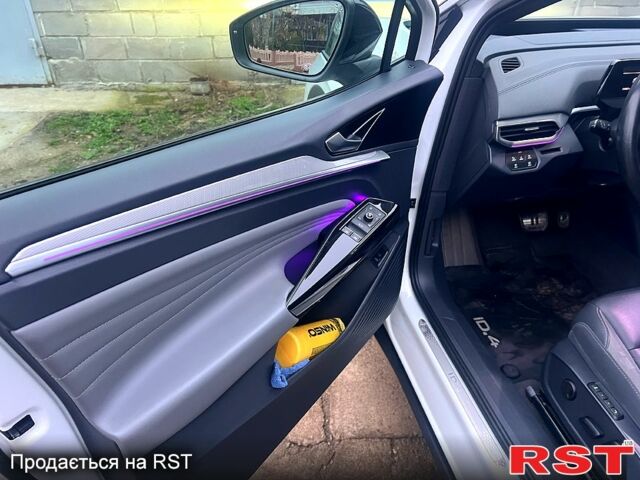 Белый Фольксваген ID.4, объемом двигателя 0 л и пробегом 71 тыс. км за 23800 $, фото 10 на Automoto.ua