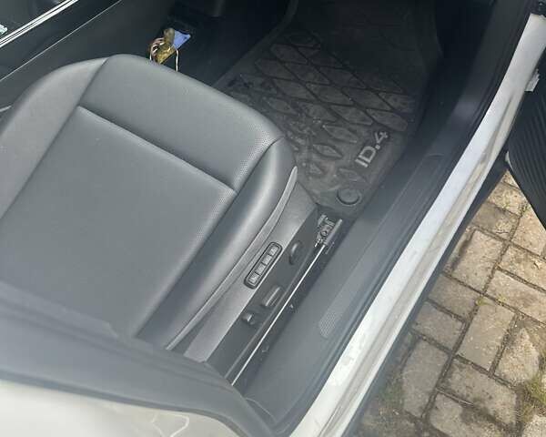 Білий Фольксваген ID.4, об'ємом двигуна 0 л та пробігом 33 тис. км за 28000 $, фото 5 на Automoto.ua