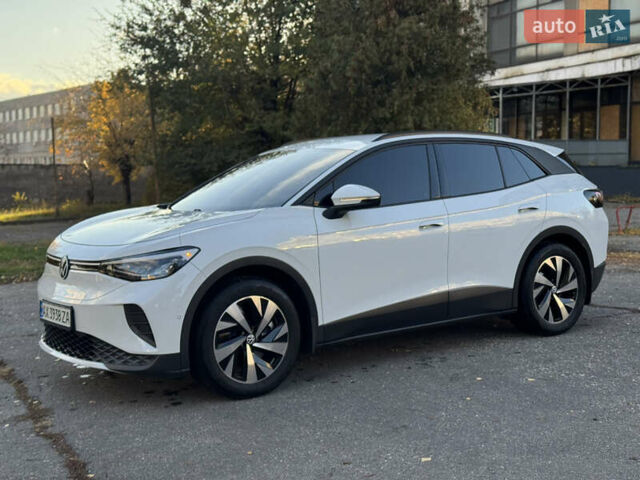 Белый Фольксваген ID.4, объемом двигателя 0 л и пробегом 7 тыс. км за 24000 $, фото 1 на Automoto.ua