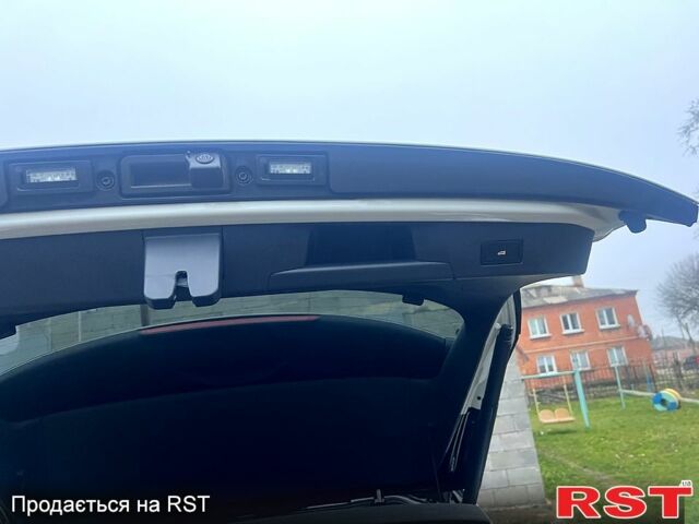 Белый Фольксваген ID.4, объемом двигателя 0 л и пробегом 71 тыс. км за 23800 $, фото 6 на Automoto.ua