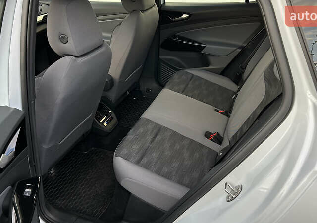 Белый Фольксваген ID.4, объемом двигателя 0 л и пробегом 47 тыс. км за 25500 $, фото 26 на Automoto.ua