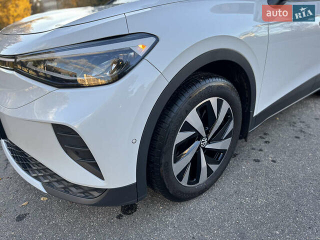 Белый Фольксваген ID.4, объемом двигателя 0 л и пробегом 7 тыс. км за 24000 $, фото 10 на Automoto.ua