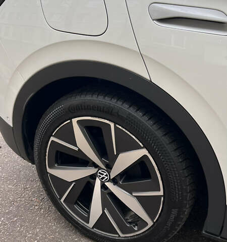 Белый Фольксваген ID.4, объемом двигателя 0 л и пробегом 22 тыс. км за 26000 $, фото 4 на Automoto.ua