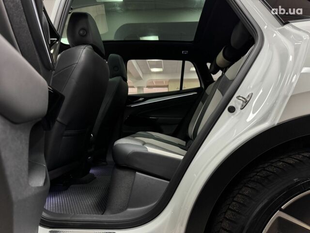 Білий Фольксваген ID.4, об'ємом двигуна 0 л та пробігом 21 тис. км за 25300 $, фото 9 на Automoto.ua