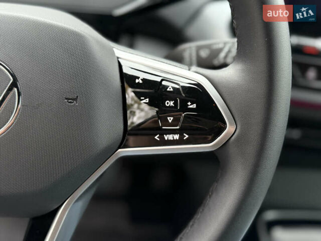 Белый Фольксваген ID.4, объемом двигателя 0 л и пробегом 8 тыс. км за 25900 $, фото 52 на Automoto.ua