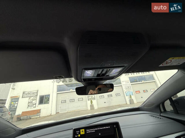 Белый Фольксваген ID.4, объемом двигателя 0 л и пробегом 17 тыс. км за 27900 $, фото 7 на Automoto.ua