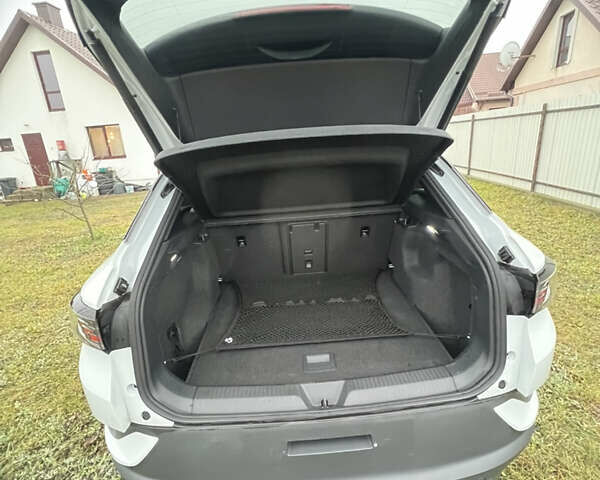 Белый Фольксваген ID.4, объемом двигателя 0 л и пробегом 23 тыс. км за 30900 $, фото 23 на Automoto.ua