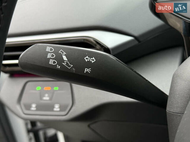 Белый Фольксваген ID.4, объемом двигателя 0 л и пробегом 8 тыс. км за 25900 $, фото 56 на Automoto.ua