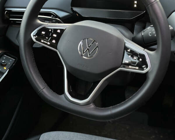 Белый Фольксваген ID.4, объемом двигателя 0 л и пробегом 16 тыс. км за 27500 $, фото 39 на Automoto.ua