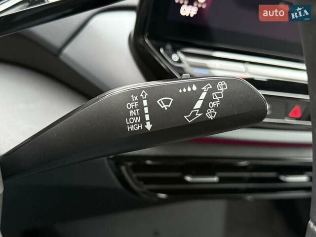 Белый Фольксваген ID.4, объемом двигателя 0 л и пробегом 8 тыс. км за 25900 $, фото 54 на Automoto.ua