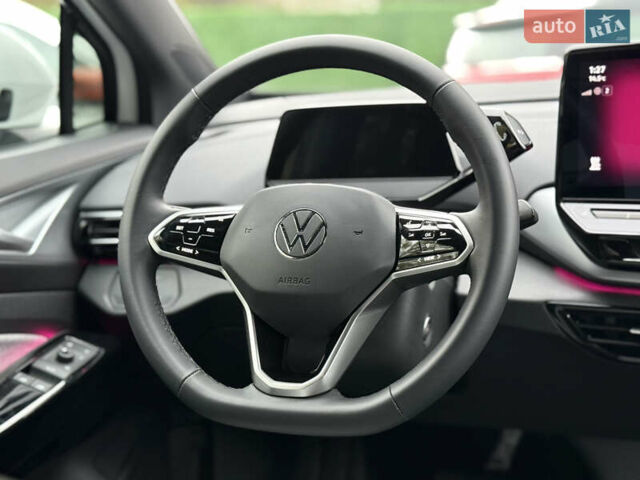 Белый Фольксваген ID.4, объемом двигателя 0 л и пробегом 8 тыс. км за 25900 $, фото 49 на Automoto.ua