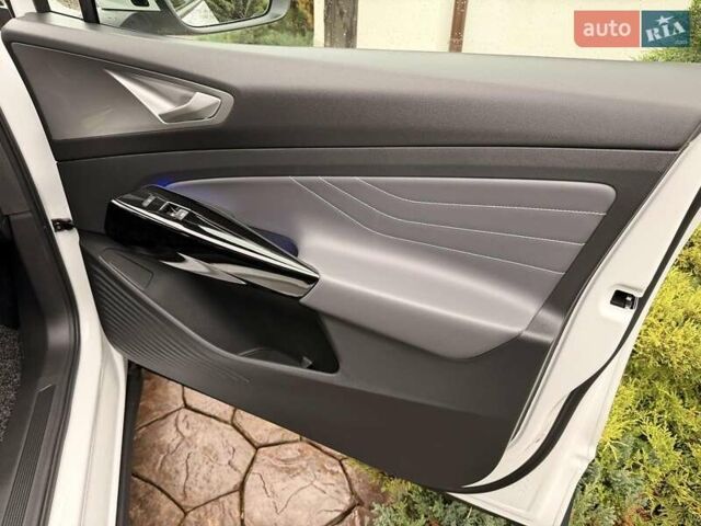 Белый Фольксваген ID.4, объемом двигателя 0 л и пробегом 14 тыс. км за 25900 $, фото 31 на Automoto.ua