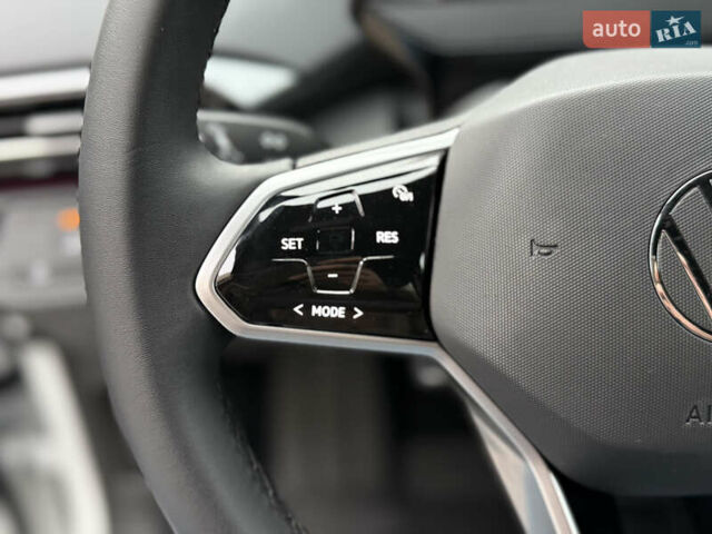 Белый Фольксваген ID.4, объемом двигателя 0 л и пробегом 8 тыс. км за 25900 $, фото 51 на Automoto.ua