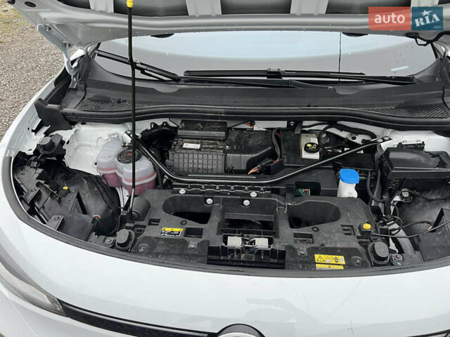 Белый Фольксваген ID.4, объемом двигателя 0 л и пробегом 23 тыс. км за 30900 $, фото 26 на Automoto.ua