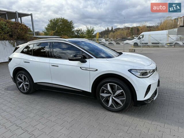 Белый Фольксваген ID.4, объемом двигателя 0 л и пробегом 17 тыс. км за 27900 $, фото 18 на Automoto.ua