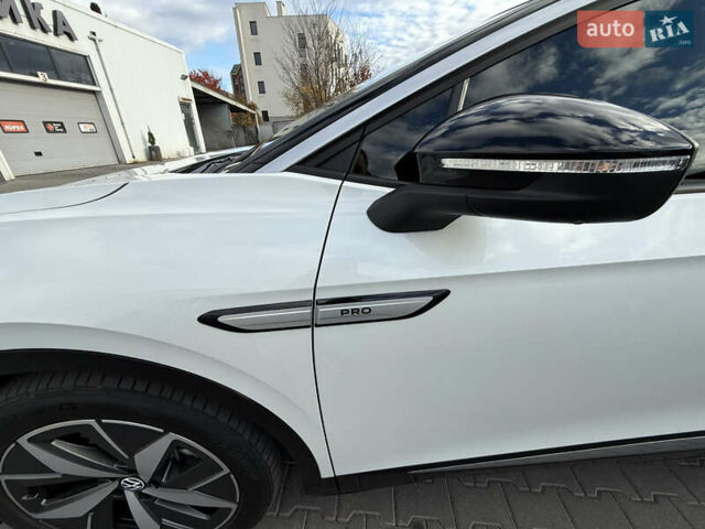 Белый Фольксваген ID.4, объемом двигателя 0 л и пробегом 17 тыс. км за 27900 $, фото 13 на Automoto.ua