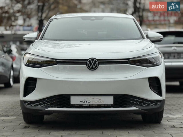 Белый Фольксваген ID.4, объемом двигателя 0 л и пробегом 8 тыс. км за 25900 $, фото 2 на Automoto.ua