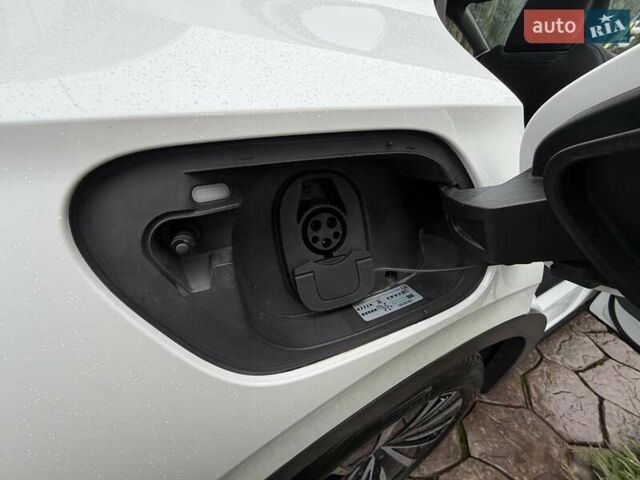 Белый Фольксваген ID.4, объемом двигателя 0 л и пробегом 14 тыс. км за 25900 $, фото 28 на Automoto.ua
