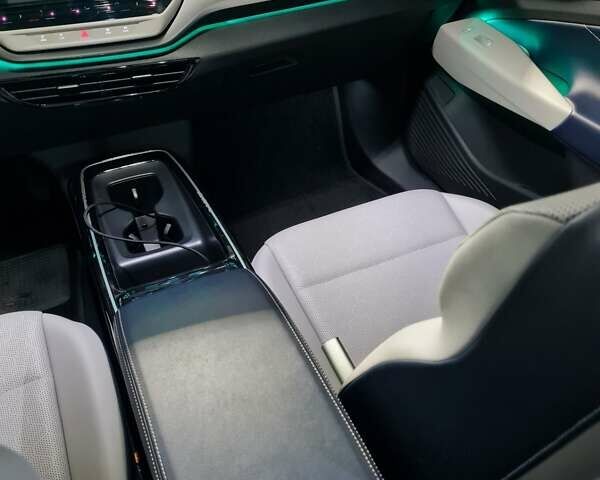 Черный Фольксваген ID.4, объемом двигателя 0 л и пробегом 67 тыс. км за 27600 $, фото 7 на Automoto.ua