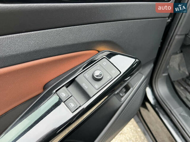 Чорний Фольксваген ID.4, об'ємом двигуна 0 л та пробігом 77 тис. км за 25999 $, фото 26 на Automoto.ua