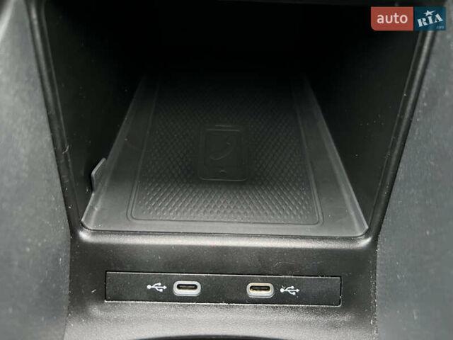 Чорний Фольксваген ID.4, об'ємом двигуна 0 л та пробігом 77 тис. км за 25999 $, фото 31 на Automoto.ua