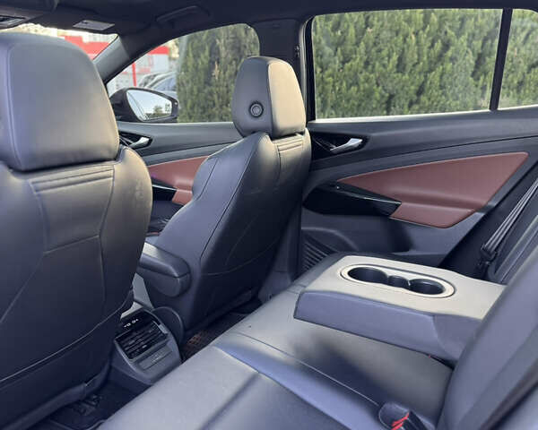 Черный Фольксваген ID.4, объемом двигателя 0 л и пробегом 51 тыс. км за 25999 $, фото 3 на Automoto.ua