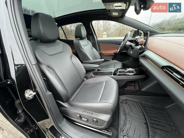 Чорний Фольксваген ID.4, об'ємом двигуна 0 л та пробігом 77 тис. км за 25999 $, фото 12 на Automoto.ua