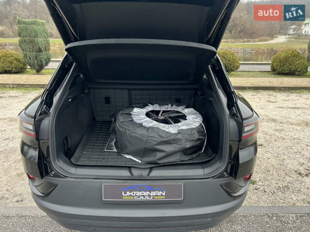 Чорний Фольксваген ID.4, об'ємом двигуна 0 л та пробігом 77 тис. км за 25999 $, фото 39 на Automoto.ua