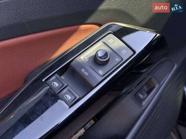 Черный Фольксваген ID.4, объемом двигателя 0 л и пробегом 102 тыс. км за 24800 $, фото 36 на Automoto.ua