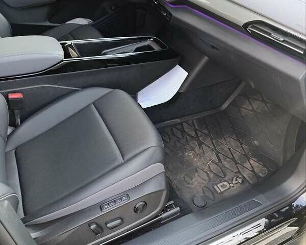 Черный Фольксваген ID.4, объемом двигателя 0 л и пробегом 18 тыс. км за 29000 $, фото 12 на Automoto.ua