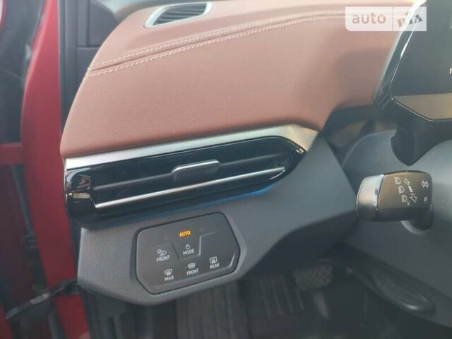 Красный Фольксваген ID.4, объемом двигателя 0 л и пробегом 37 тыс. км за 31000 $, фото 5 на Automoto.ua