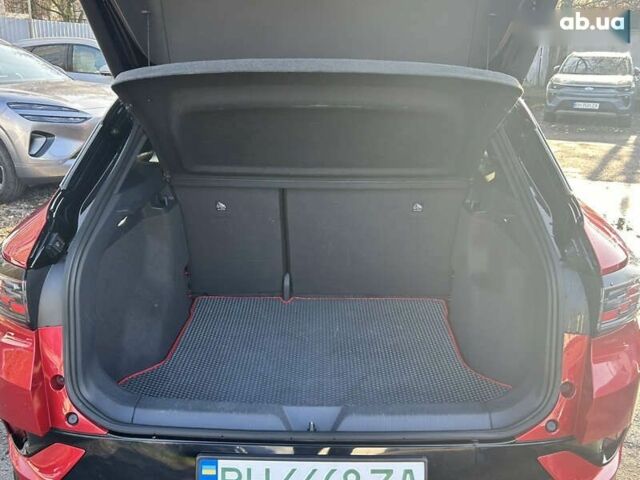 Червоний Фольксваген ID.4, об'ємом двигуна 0 л та пробігом 55 тис. км за 24990 $, фото 5 на Automoto.ua