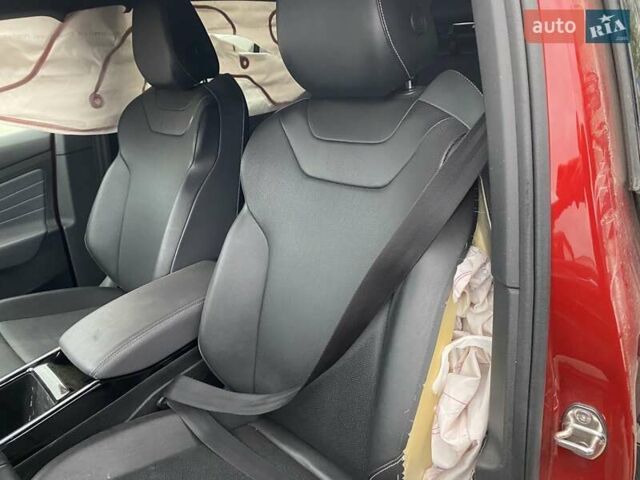 Червоний Фольксваген ID.4, об'ємом двигуна 0 л та пробігом 141 тис. км за 17800 $, фото 12 на Automoto.ua