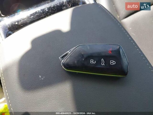 Червоний Фольксваген ID.4, об'ємом двигуна 0 л та пробігом 20 тис. км за 18500 $, фото 10 на Automoto.ua