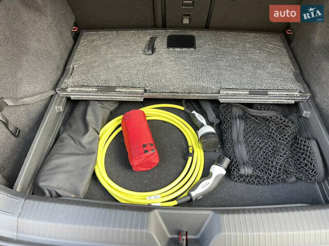 Красный Фольксваген ID.4, объемом двигателя 0 л и пробегом 2 тыс. км за 33607 $, фото 27 на Automoto.ua