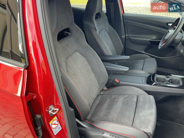 Красный Фольксваген ID.4, объемом двигателя 0 л и пробегом 2 тыс. км за 33607 $, фото 15 на Automoto.ua