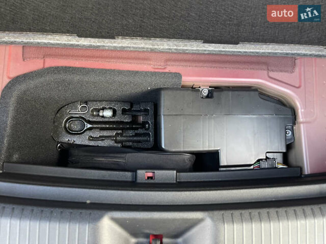 Красный Фольксваген ID.4, объемом двигателя 0 л и пробегом 2 тыс. км за 33607 $, фото 28 на Automoto.ua