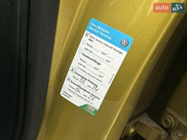 Желтый Фольксваген ID.4, объемом двигателя 0 л и пробегом 147 тыс. км за 24999 $, фото 125 на Automoto.ua