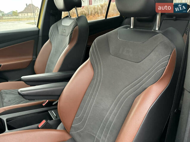 Желтый Фольксваген ID.4, объемом двигателя 0 л и пробегом 147 тыс. км за 24999 $, фото 35 на Automoto.ua