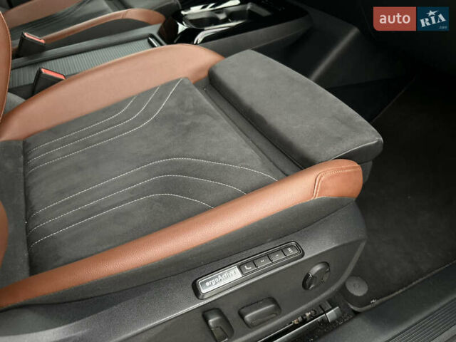 Желтый Фольксваген ID.4, объемом двигателя 0 л и пробегом 147 тыс. км за 24999 $, фото 86 на Automoto.ua