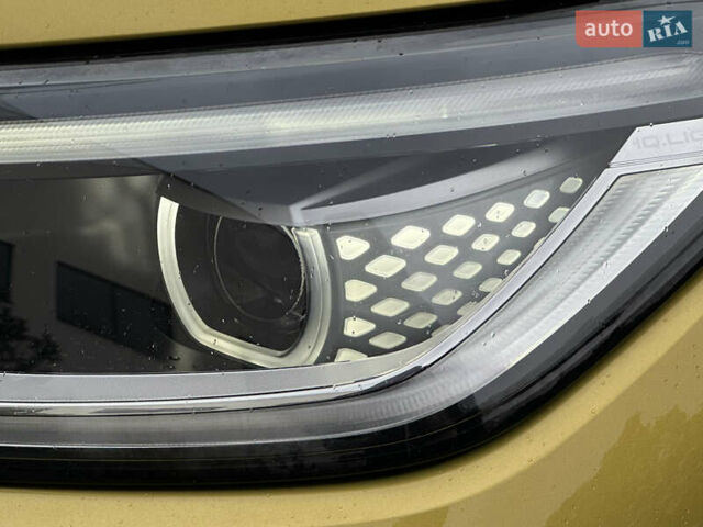 Желтый Фольксваген ID.4, объемом двигателя 0 л и пробегом 147 тыс. км за 24999 $, фото 116 на Automoto.ua