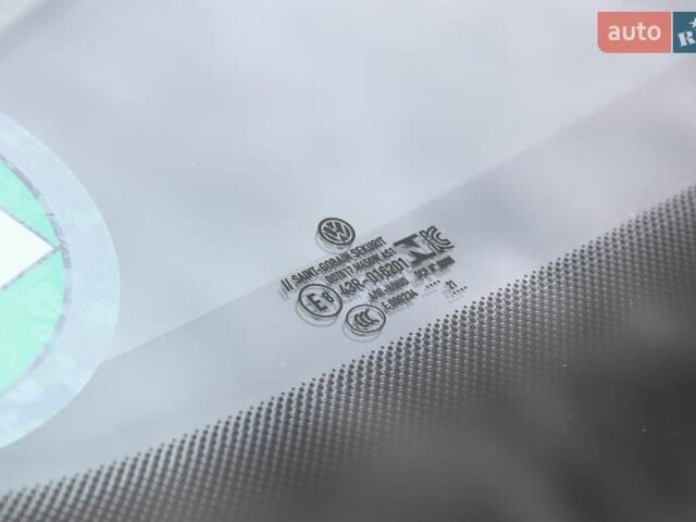 Желтый Фольксваген ID.4, объемом двигателя 0 л и пробегом 26 тыс. км за 29900 $, фото 32 на Automoto.ua